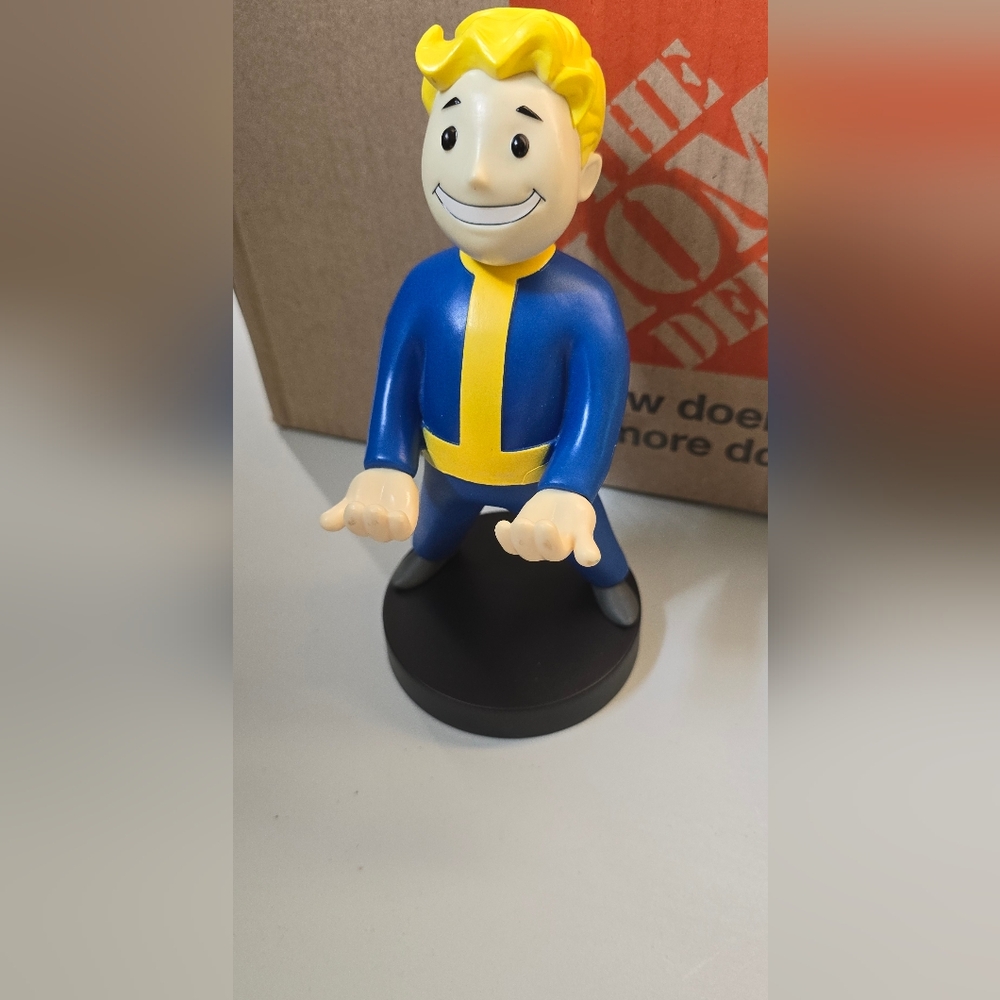Cable Guys Fallout Vault Boy 111 - Controller And Cable Holder Bethesda 8 1/2”